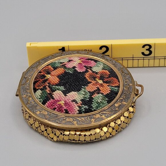 Evans Floral Petit Point Collapsible Compact With Puff Gold Tone Mesh Vtg 1930s - Picture 10 of 10